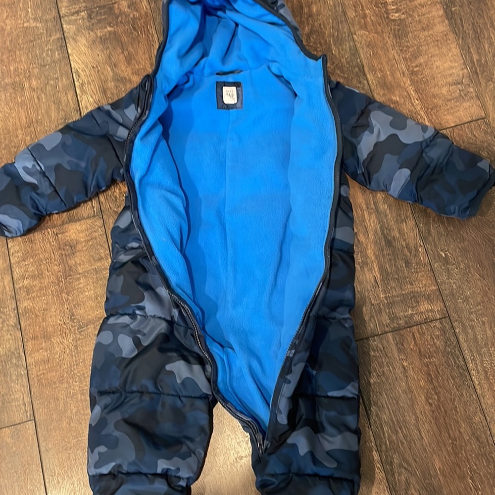 Snowsuit - Picture 4 of 4